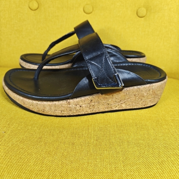 FitFlop Fino Feather Toe Post Black Slides Slipper Thong Sandals Black Women's 8 - Picture 1 of 8